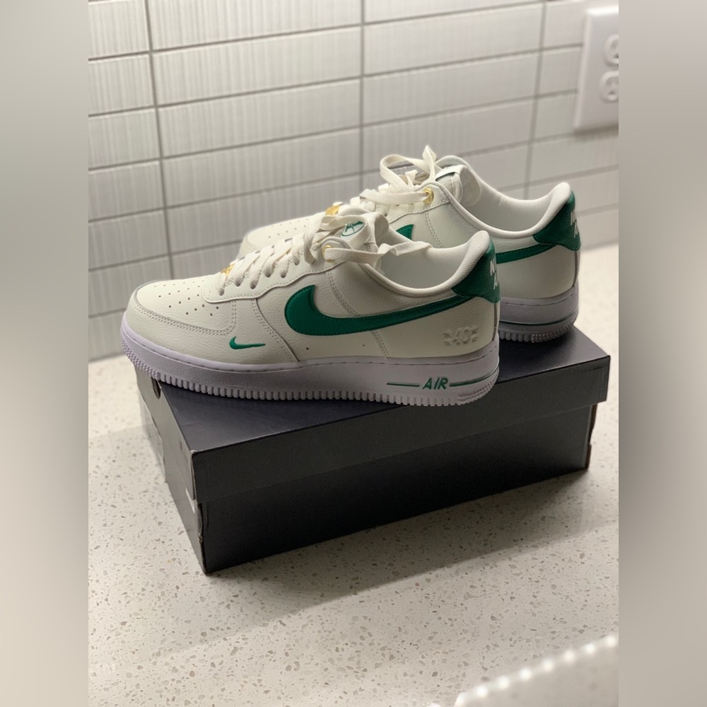 Nike Air Force 1 ‘07 green and gold men shoes - Picture 1 of 6